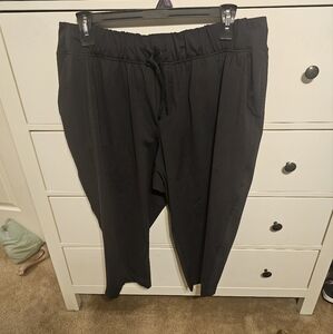 LIVI Active Capri Pants Black Size 18/20